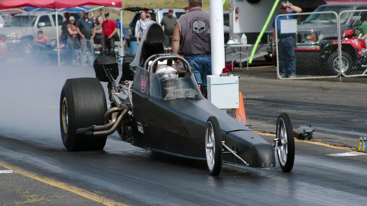 Dragsters électriques : la compétition révolutionnée