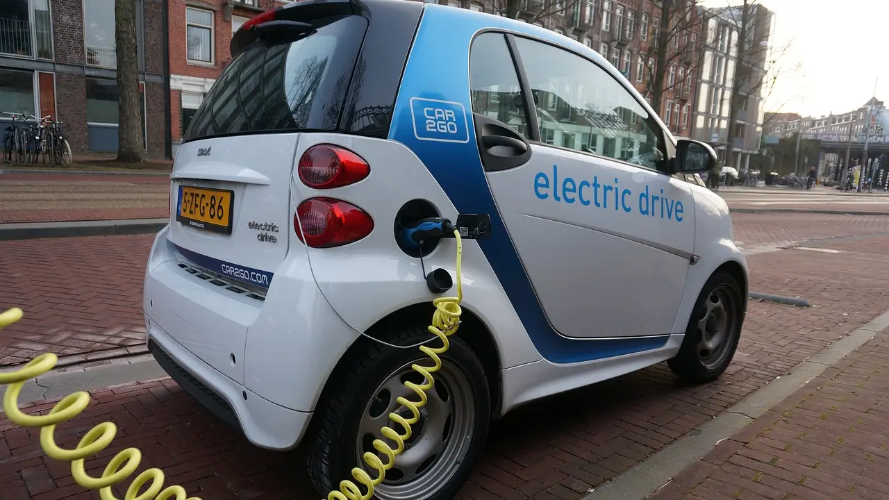 Véhicules électriques : coûts de maintenance