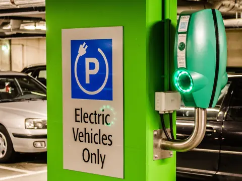 Révolution électrique : véhicules et recharge