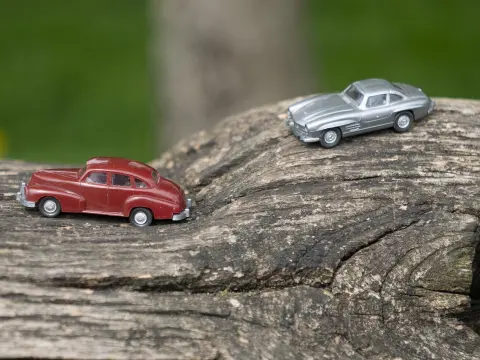 Course de voitures miniatures : précision et vitesse en compétition
