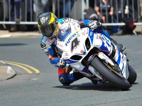 Stationnement des motards : défis urbains