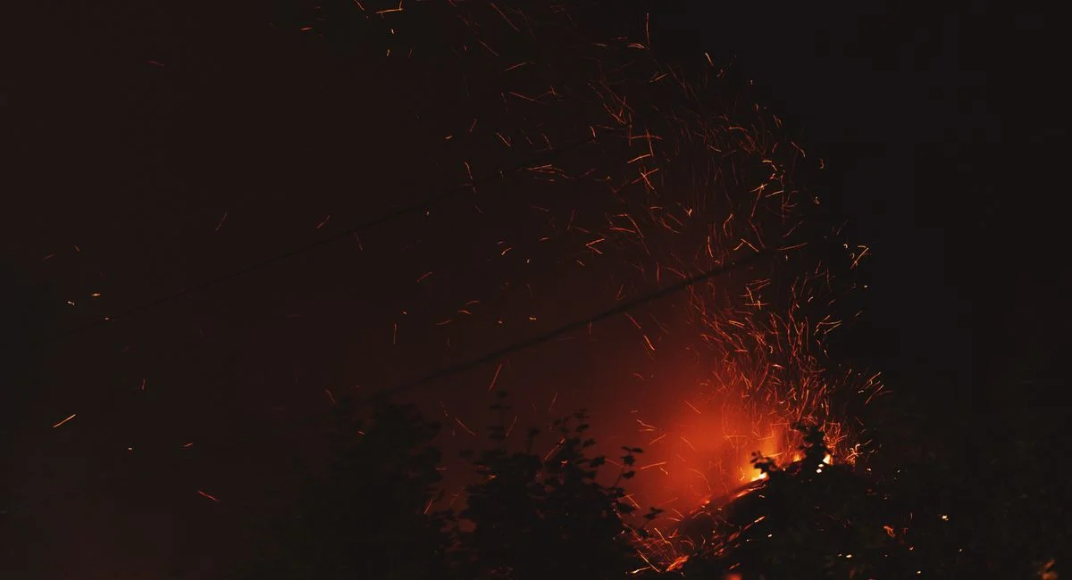 Illustration, certaines motos sont équipées de feux diurnes :